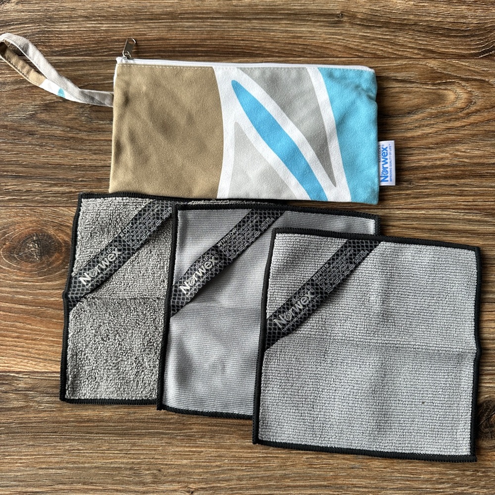 Norwex Gray and Tan Cloth Set with Pouch